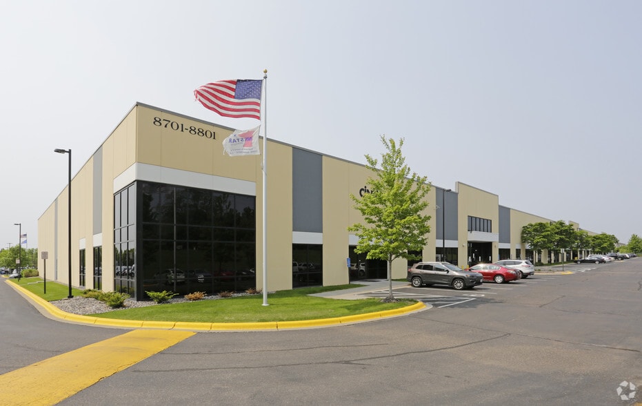 8701-8799 Brooklyn Blvd, Brooklyn Park, MN for lease - Primary Photo - Image 1 of 6