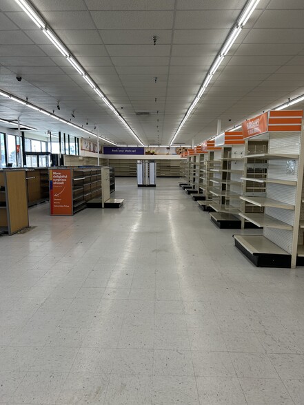 21510-21660 Bear Valley Rd, Apple Valley, CA for lease - Building Photo - Image 3 of 14