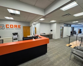 415 E Cook Rd, Fort Wayne, IN à louer Photo intérieure- Image 1 de 14