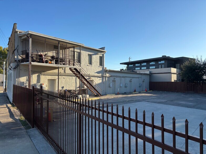 5208 Harrisburg Blvd, Houston, TX à vendre - Photo du bâtiment - Image 3 de 24