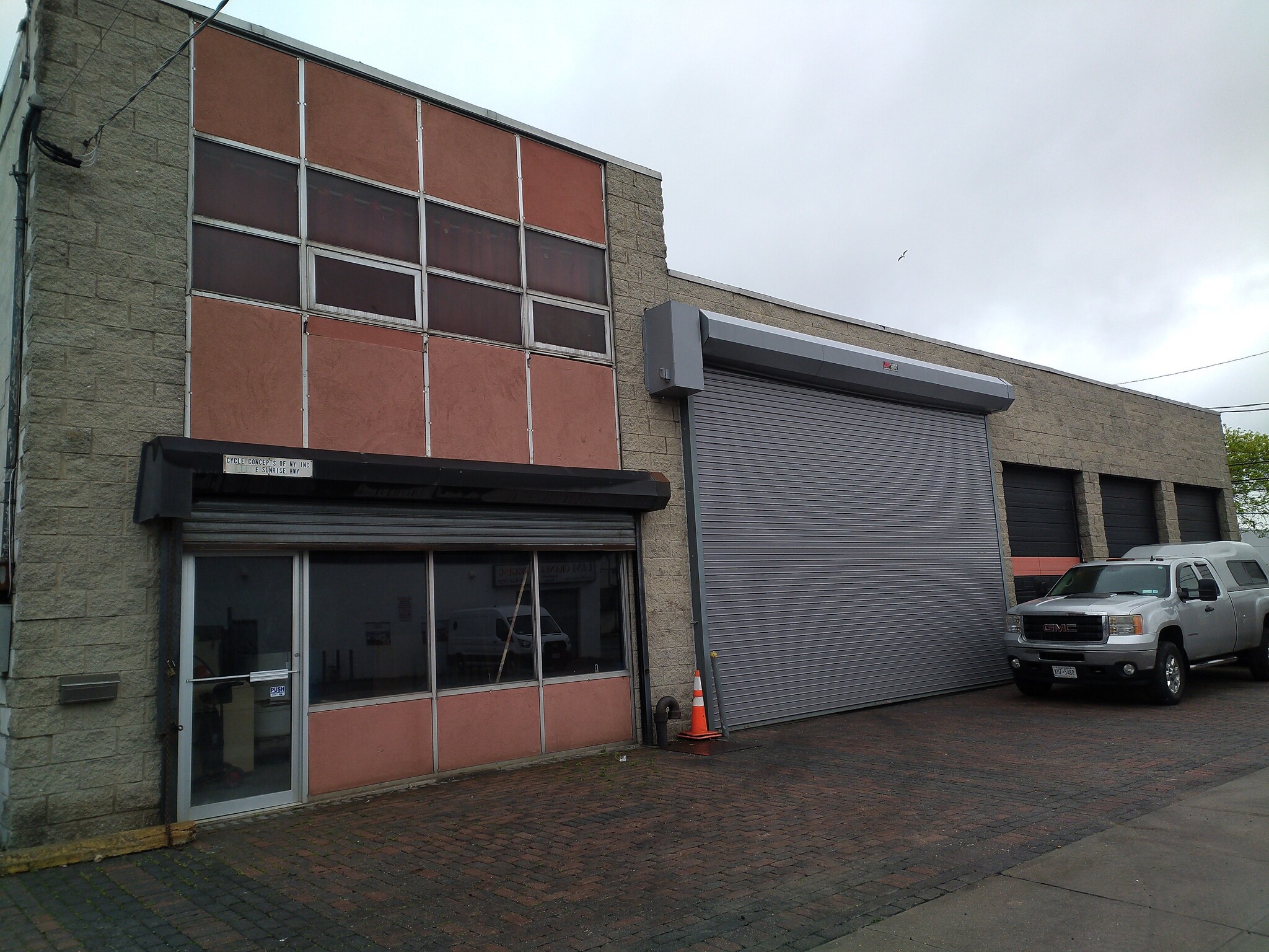 101 E Sunrise Hwy, Freeport, NY for lease Building Photo- Image 1 of 8