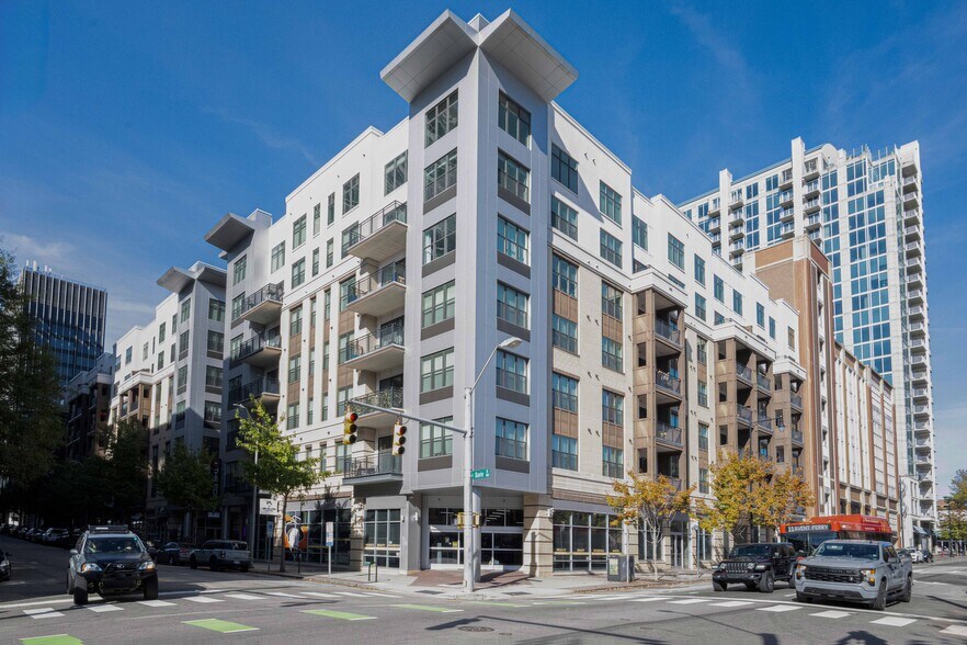 149 E Davie St, Raleigh, NC à louer - Photo du bâtiment - Image 3 de 4