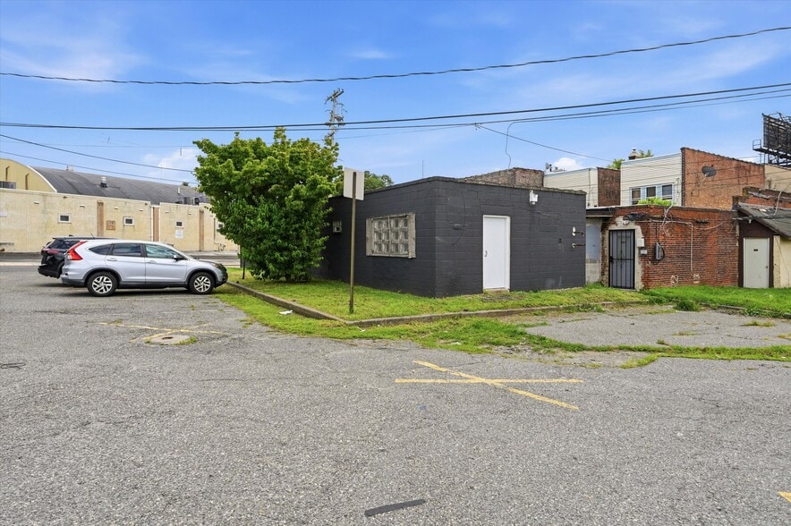 806 Powell Ave, Darby, PA for sale - Building Photo - Image 3 of 16
