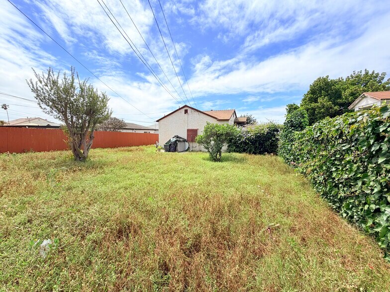 10846 S Manhattan Pl, Los Angeles, CA à vendre - Photo du bâtiment - Image 2 de 7
