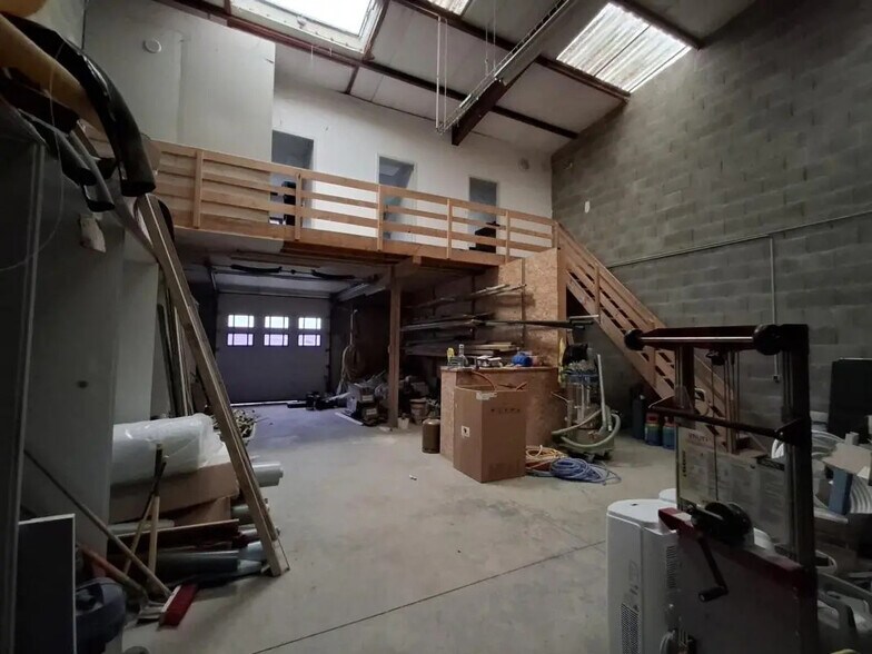 Local d'activités dans Sainte-Consorce à vendre - Photo intérieure - Image 2 de 6