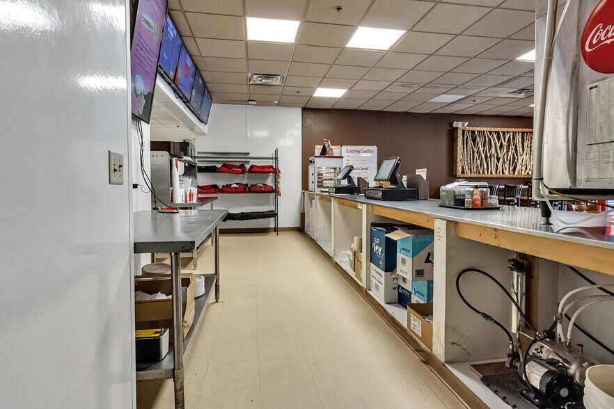 2-85 Bristol Ln, Ellicottville, NY à louer - Photo du bâtiment - Image 2 de 152