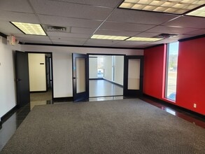 2816 E 51st St, Tulsa, OK à louer Photo intérieure- Image 2 de 11