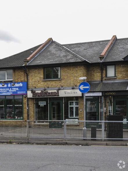 321 Hornchurch Rd, Hornchurch à louer - Photo du bâtiment - Image 2 de 11