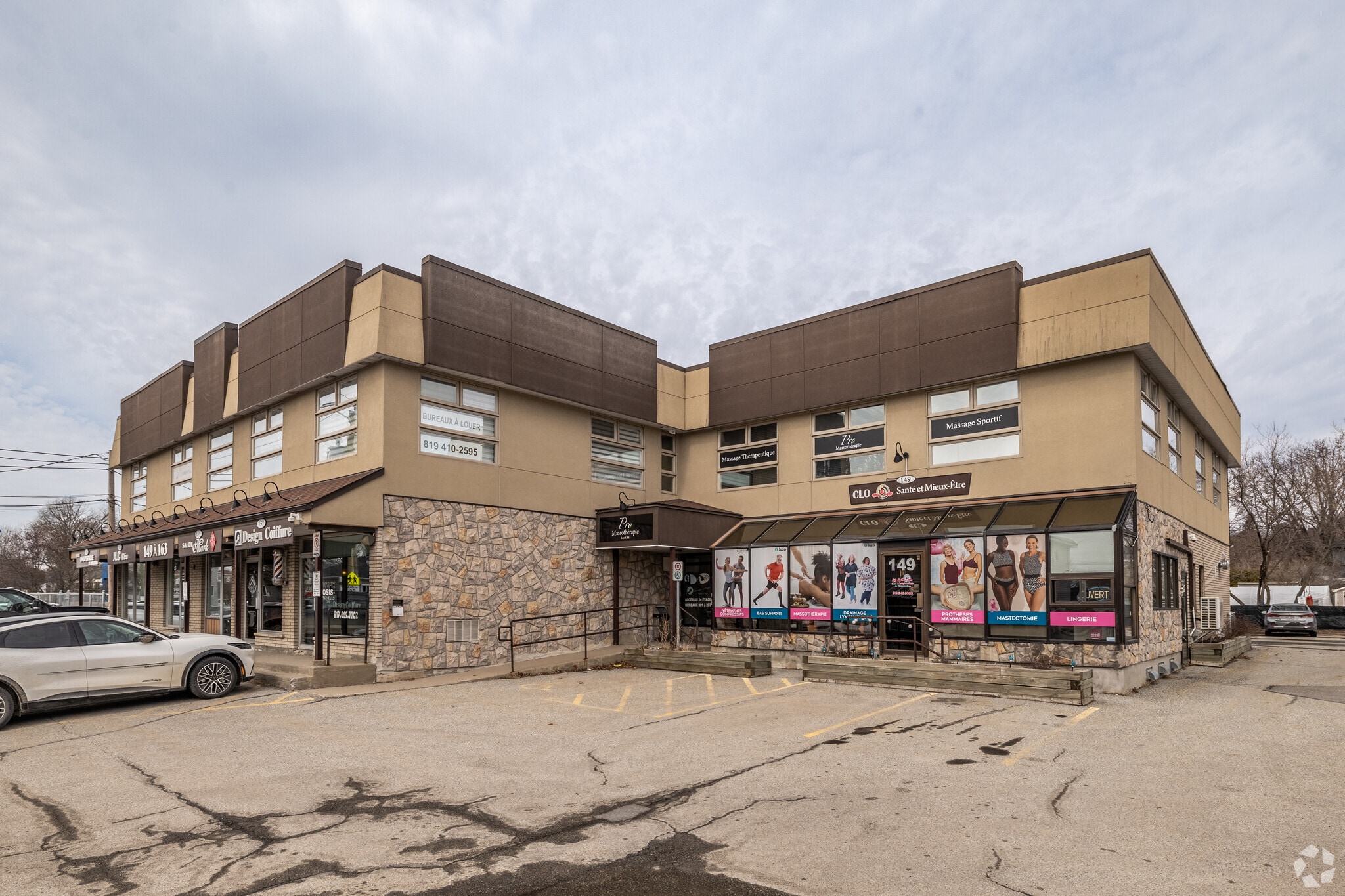 149-163 Boul Saint-René O, Gatineau, QC à louer Photo principale- Image 1 de 3