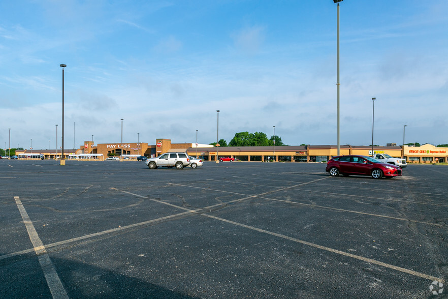 5411-5607 S Scatterfield Rd, Anderson, IN for lease - Primary Photo - Image 1 of 4