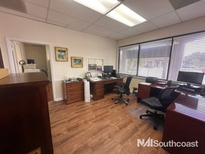 715-735 Colorado Ave, Stuart, FL for lease Interior Photo- Image 2 of 6