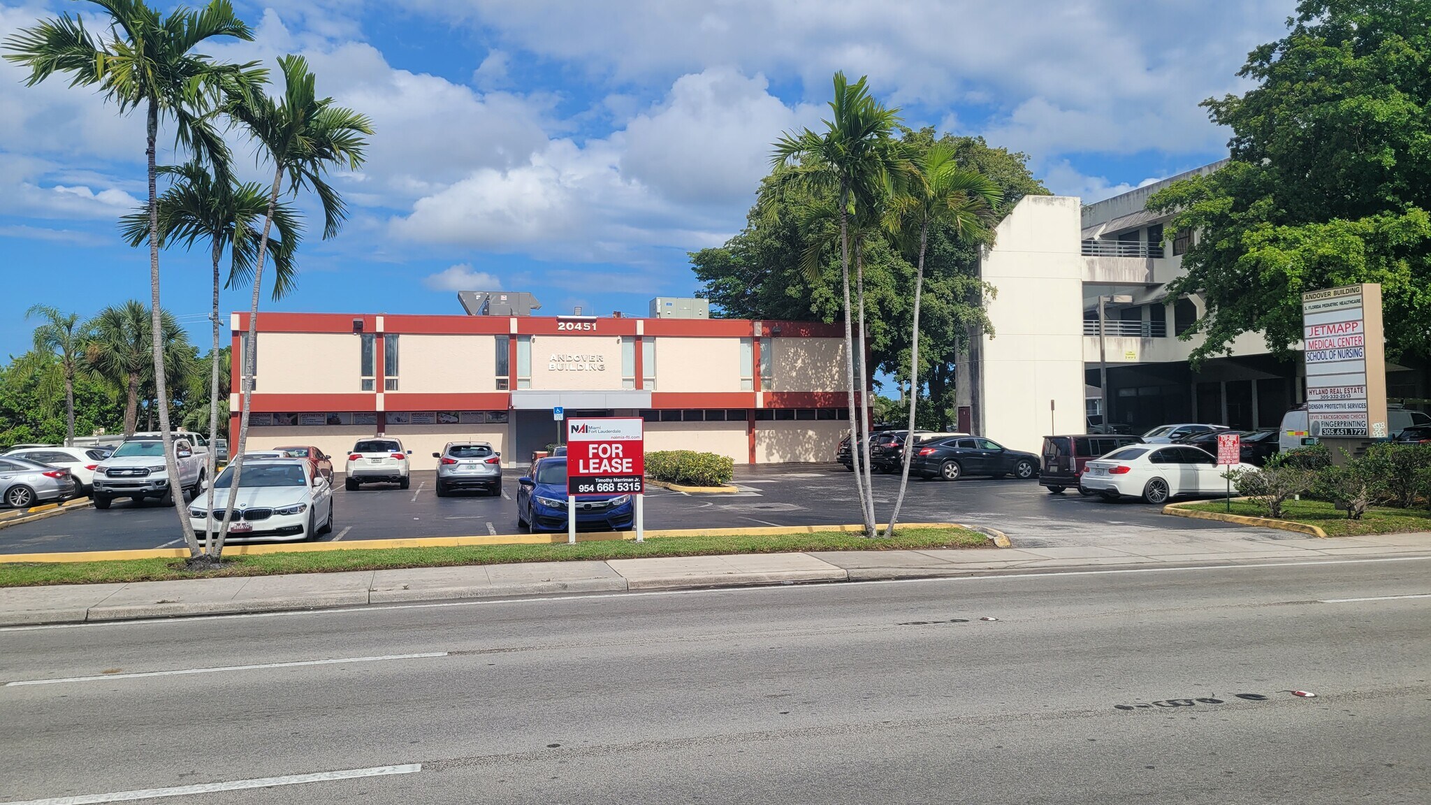 20451 NW 2nd Ave, Miami, FL à louer Photo du bâtiment- Image 1 de 4
