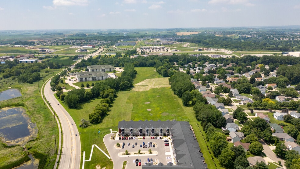 41st St NW, Rochester, MN à vendre - Photo du bâtiment - Image 3 de 26