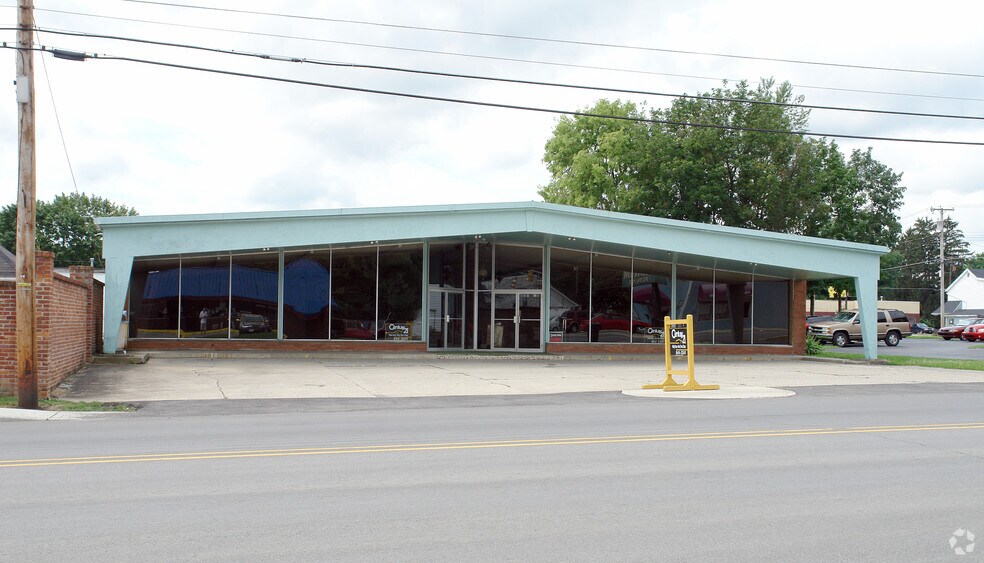 9 W Main St, Chesterfield, IN à louer - Photo du bâtiment - Image 2 de 3