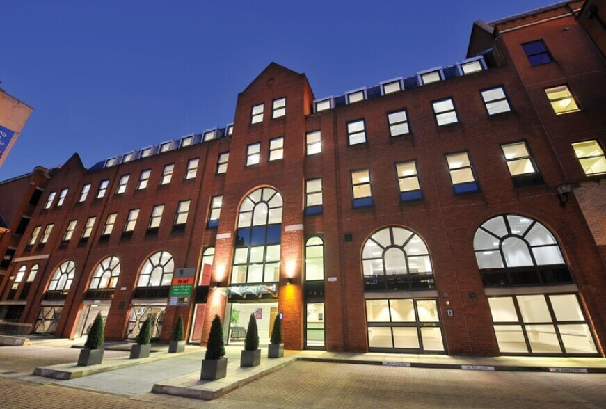 15 Oxford Ct, Manchester à louer - Autre - Image 1 de 3