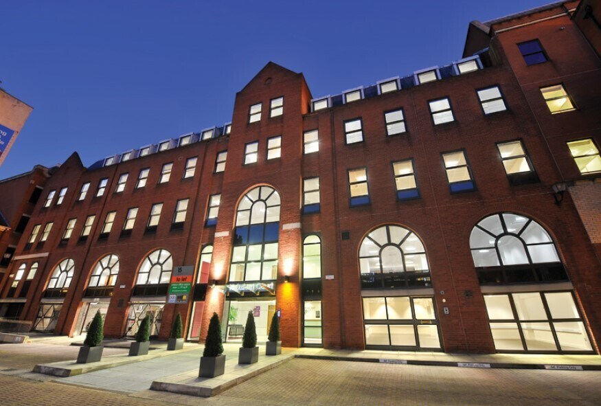 15 Oxford Ct, Manchester à louer Autre- Image 1 de 4