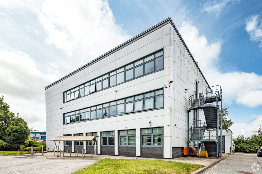 New Ln, Bradford for lease - Primary Photo - Image 2 of 2