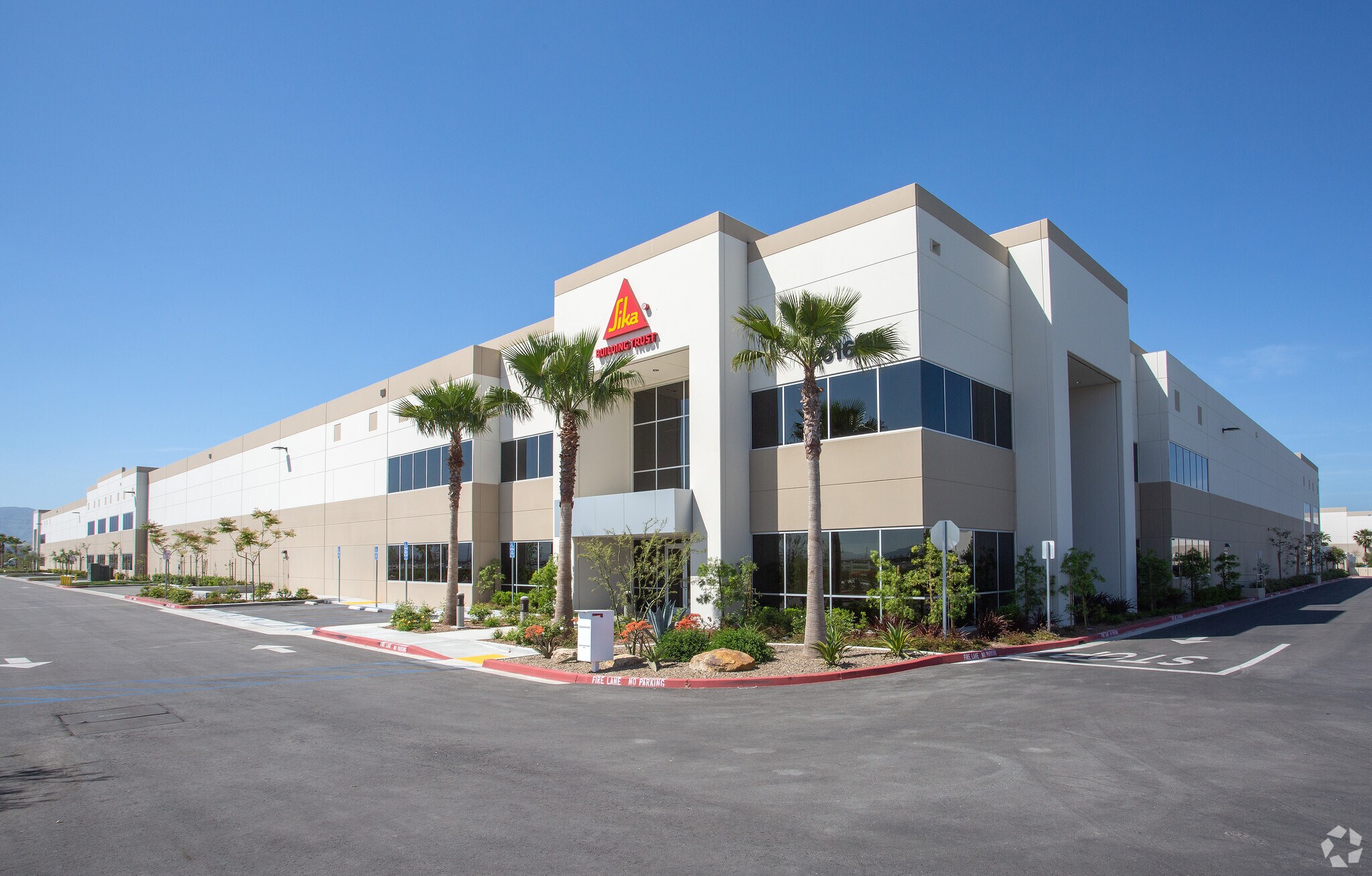 15616 Euclid Ave, Chino, CA for lease Primary Photo- Image 1 of 4