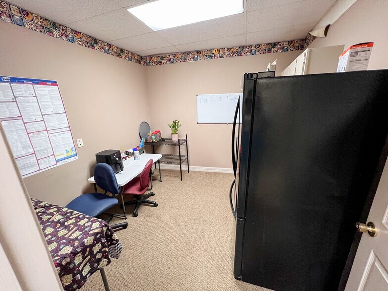 4200 N Midland Dr, Midland, TX à vendre - Photo du bâtiment - Image 2 de 21