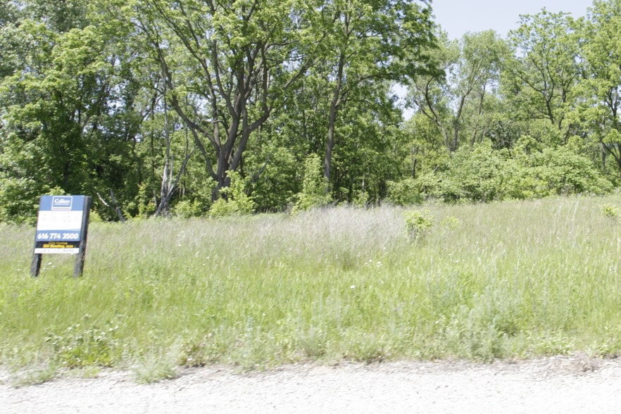 2318 East Paris Ave SE, Grand Rapids, MI for sale - Building Photo - Image 3 of 4