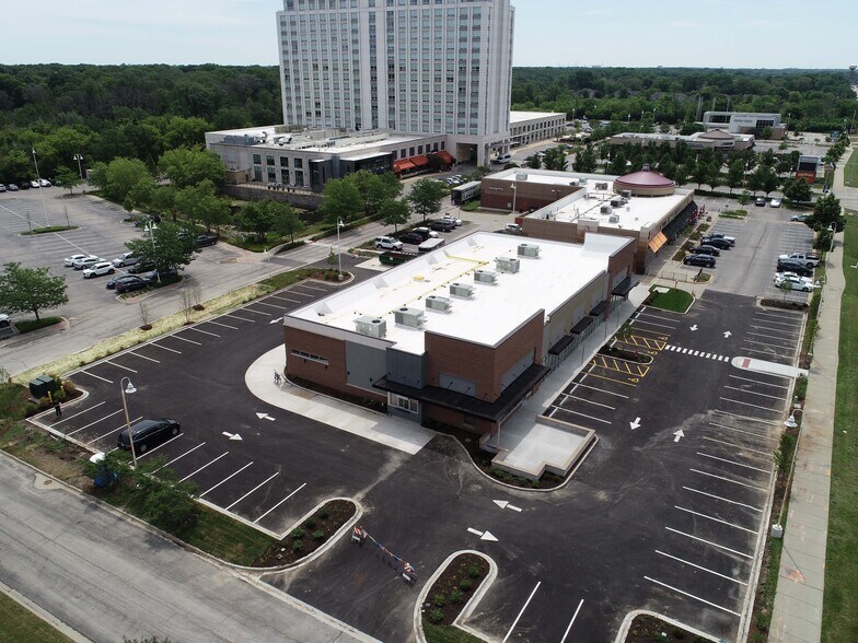 751 N Milwaukee Ave, Wheeling, IL à louer - Photo du bâtiment - Image 3 de 7