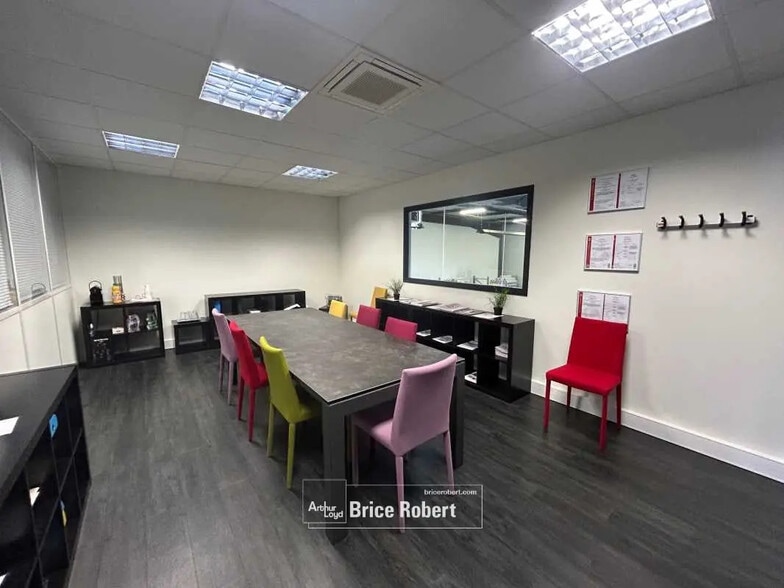 Flex in Vénissieux for sale - Interior Photo - Image 3 of 7