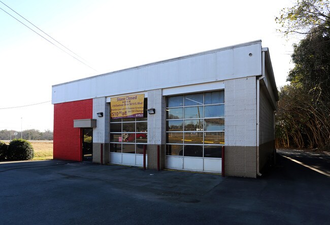 More details for 3717 Freedom Dr, Charlotte, NC - Retail for Sale