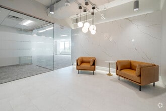 2375 E Camelback Rd, Phoenix, AZ for lease Interior Photo- Image 2 of 5