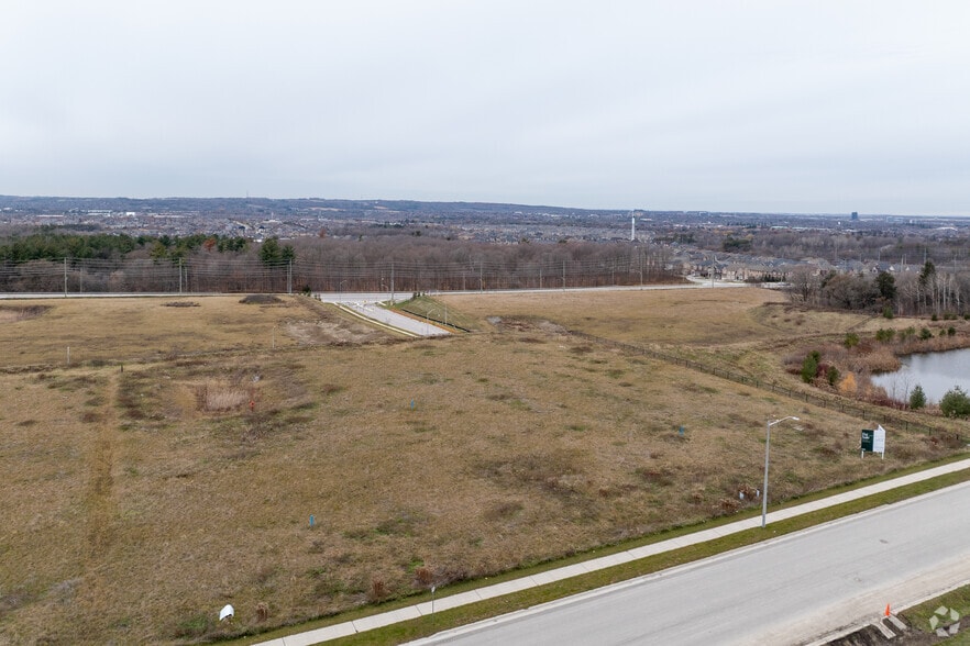 375 Addison Hall Cir, Aurora, ON for sale - Building Photo - Image 2 of 2