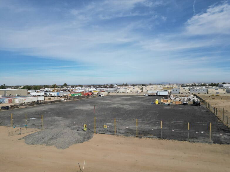 42296 Valley Line rd, Lancaster, CA à louer - Photo principale - Image 2 de 9