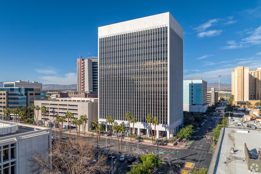 300 S 4th St, Las Vegas, NV for lease - Primary Photo - Image 2 of 9