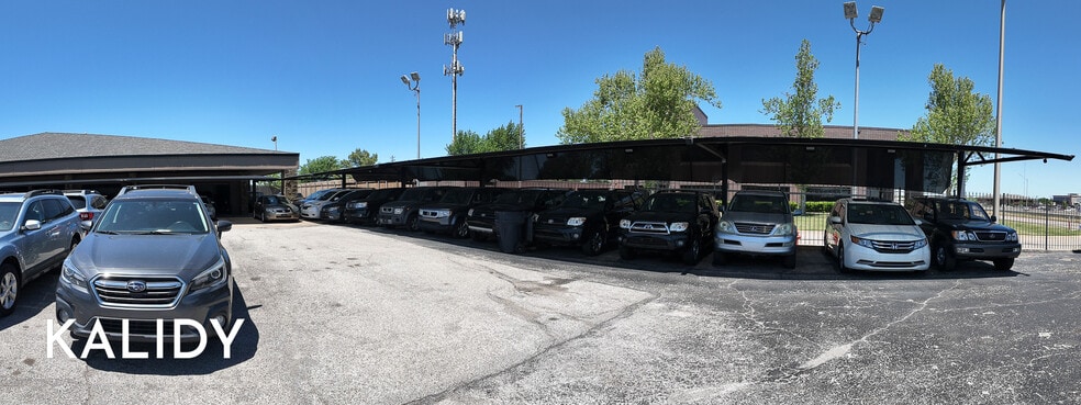 9615 Broadway Ext Service Rd, Oklahoma City, OK for lease - Building Photo - Image 1 of 27