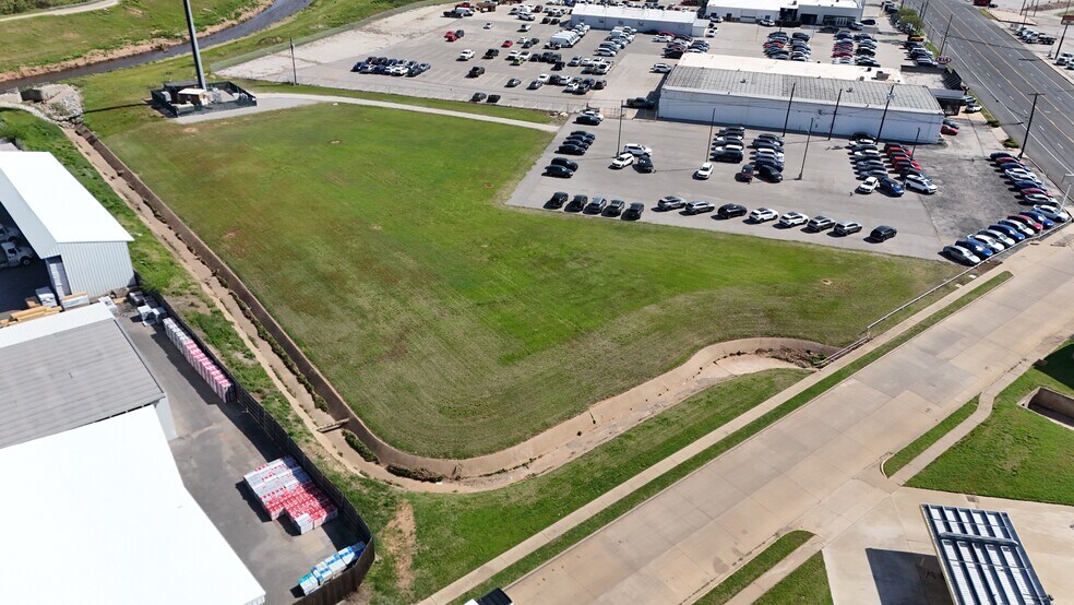 2914 Old Jacksboro Highway, Wichita Falls, TX à vendre - Photo du bâtiment - Image 2 de 3