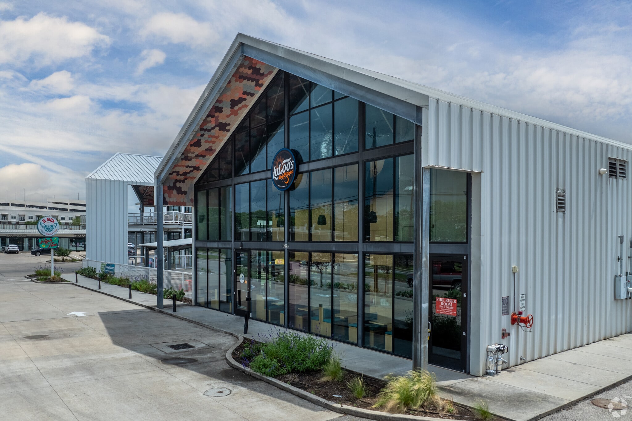 1225 W 34th St, Houston, TX for lease Building Photo- Image 1 of 23