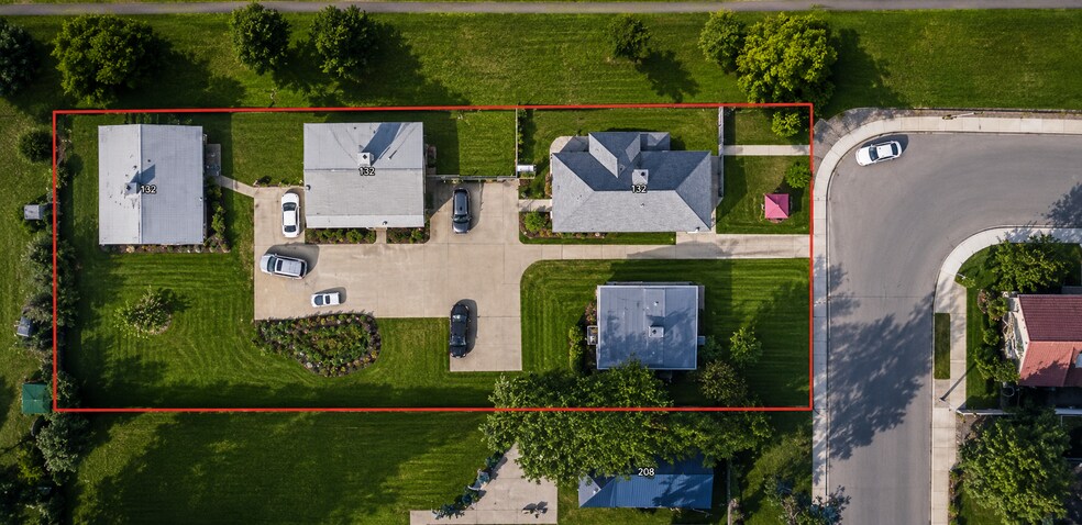 132 Ohio Dr, Bakersfield, CA à vendre - Photo du bâtiment - Image 2 de 3