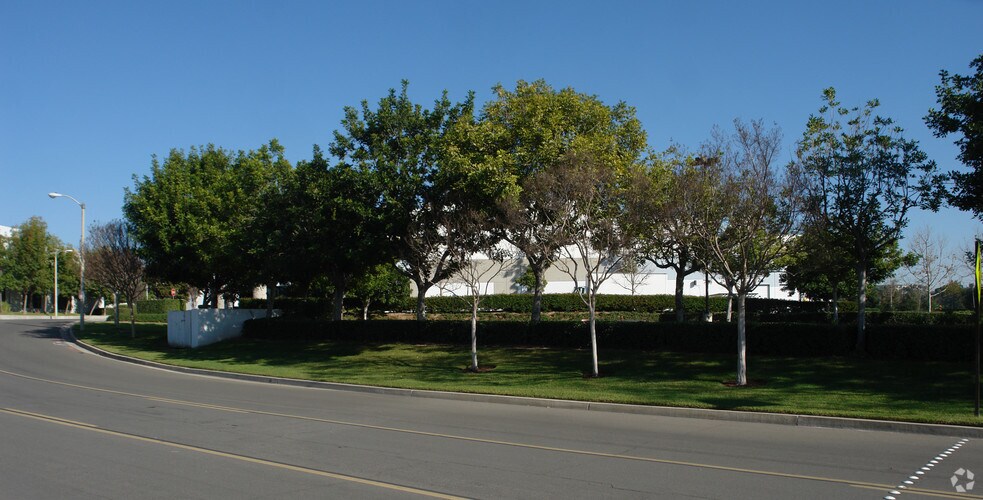 550 Cliffside Dr, San Dimas, CA à louer - Photo du bâtiment - Image 3 de 7