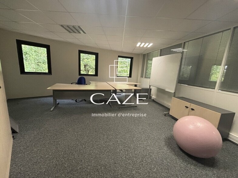 Office in Mérignac for lease - Interior Photo - Image 3 of 6