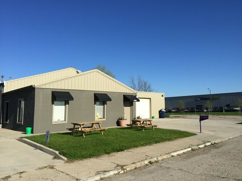 2130 Winter Ave, Indianapolis, IN for sale - Primary Photo - Image 1 of 3