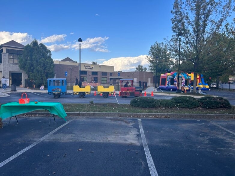 5845 Campbellton Rd SW, Atlanta, GA for sale - Building Photo - Image 2 of 23