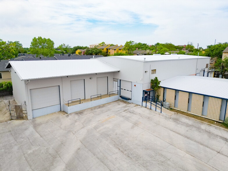 5423 Jackwood Dr, San Antonio, TX à vendre - Photo du bâtiment - Image 3 de 29