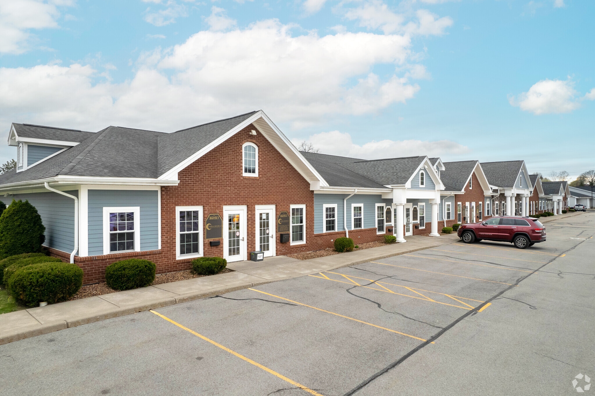 421-481 PENBROOKE Dr, Penfield, NY for lease Primary Photo- Image 1 of 5