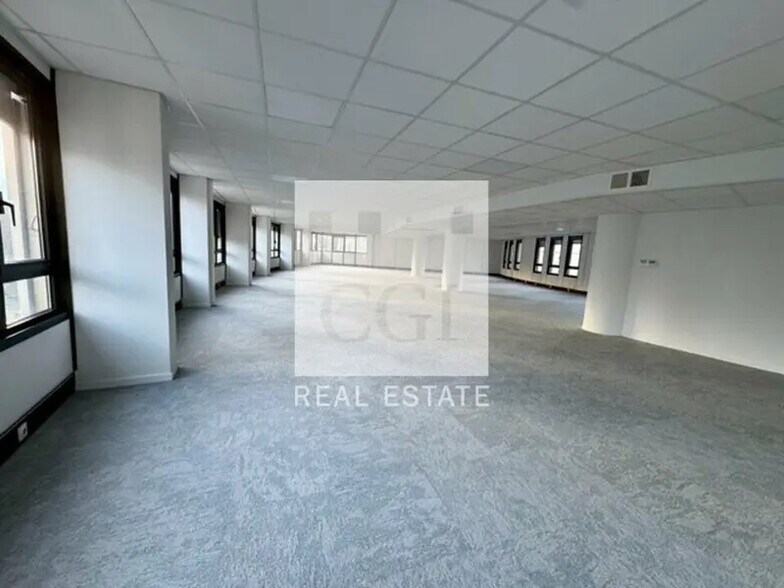 Office in Grenoble for sale - Interior Photo - Image 3 of 18