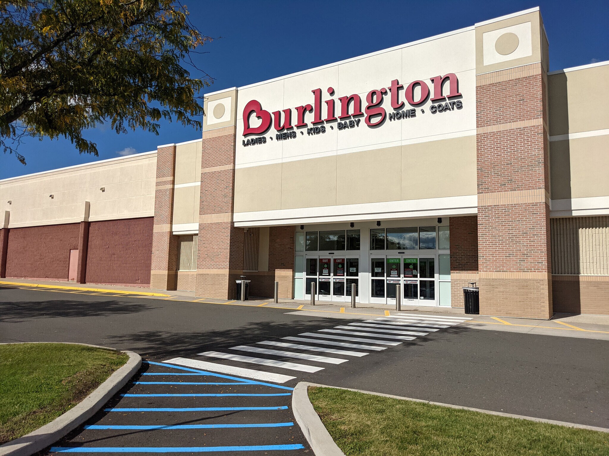 1600 Southeast Rd, Farmington, CT à louer Photo du bâtiment- Image 1 de 16