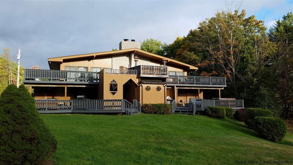 33 Cuomos Cv, Windham, NY à vendre - Photo du bâtiment - Image 2 de 16