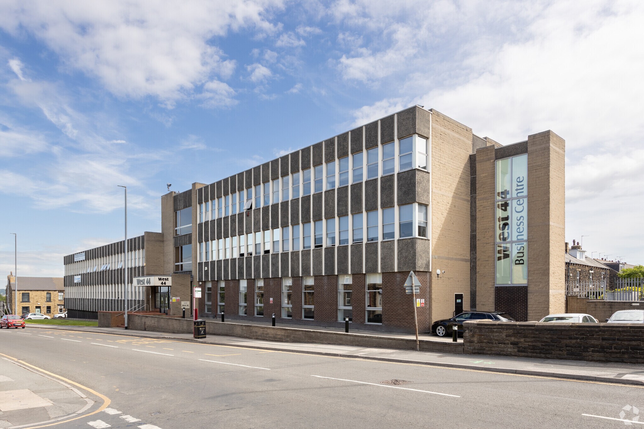44-60 Richardshaw Ln, Pudsey à louer Photo du bâtiment- Image 1 de 7