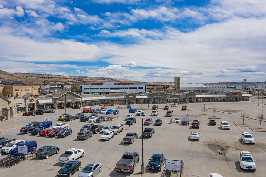 Cochrane Town Square - Services immobiliers commerciaux