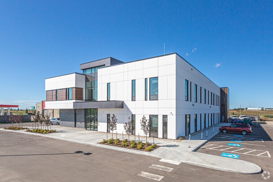 13804 164 St NW, Edmonton, AB à vendre - Photo du bâtiment - Image 3 de 6