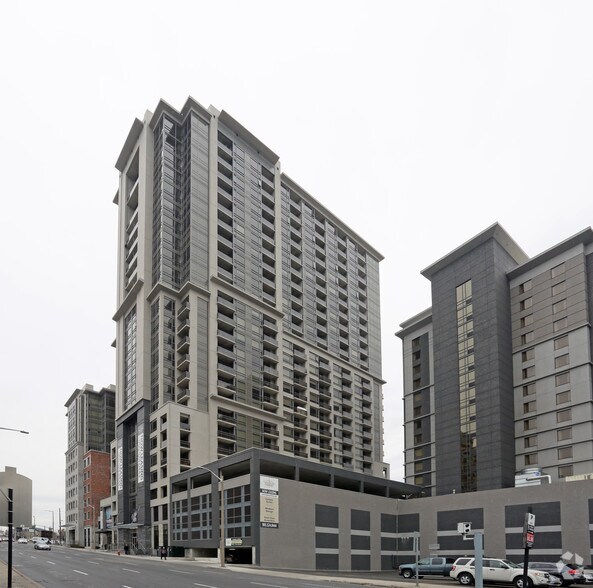 150 Main St W, Hamilton, ON for sale - Primary Photo - Image 1 of 1