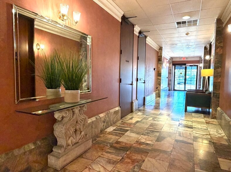 13409 NW Military Hwy, Shavano Park, TX for lease - Building Photo - Image 3 of 8