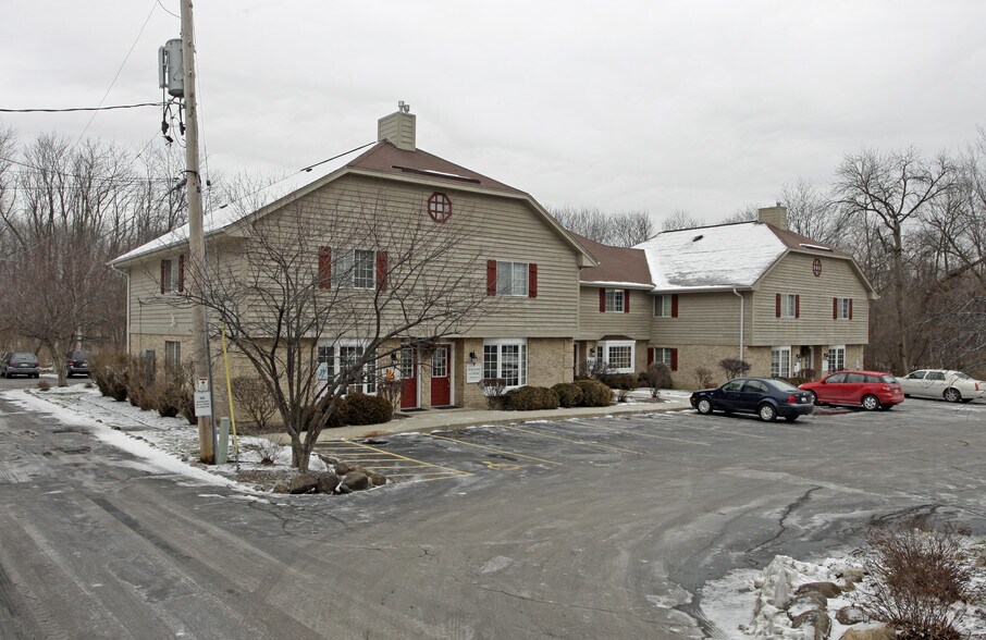 N87W16420 Appleton Ave, Menomonee Falls, WI à louer - Photo du bâtiment - Image 1 de 4